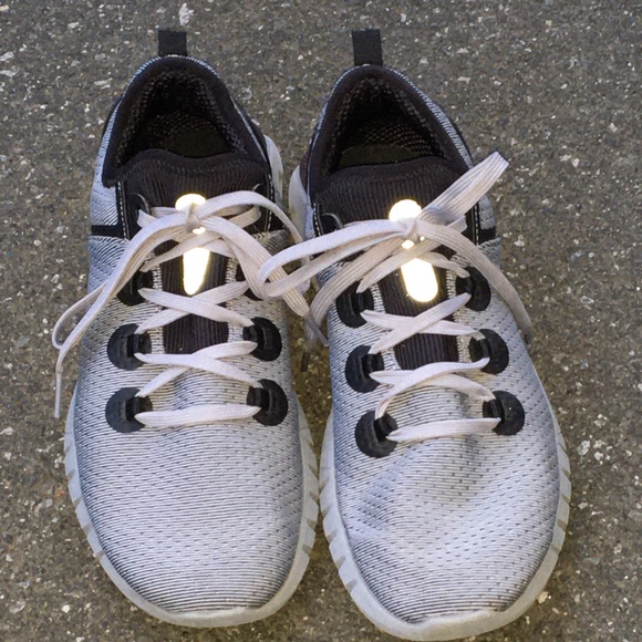 under armour men's hovr slk ghost sneaker